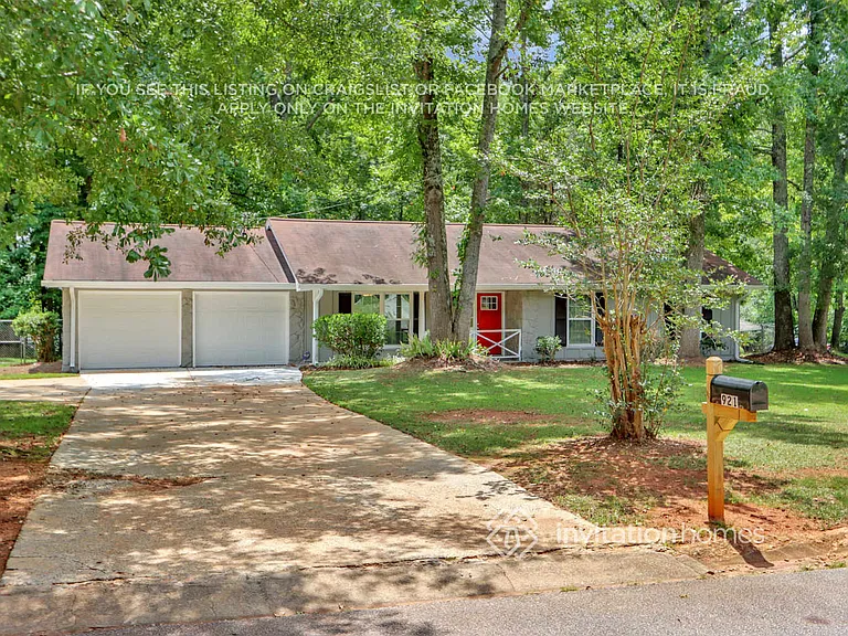921 Dawn Ct SE — Photo 2