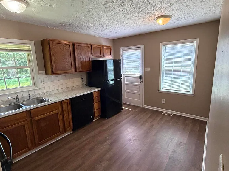 2405 Windwood Ct — Photo 7