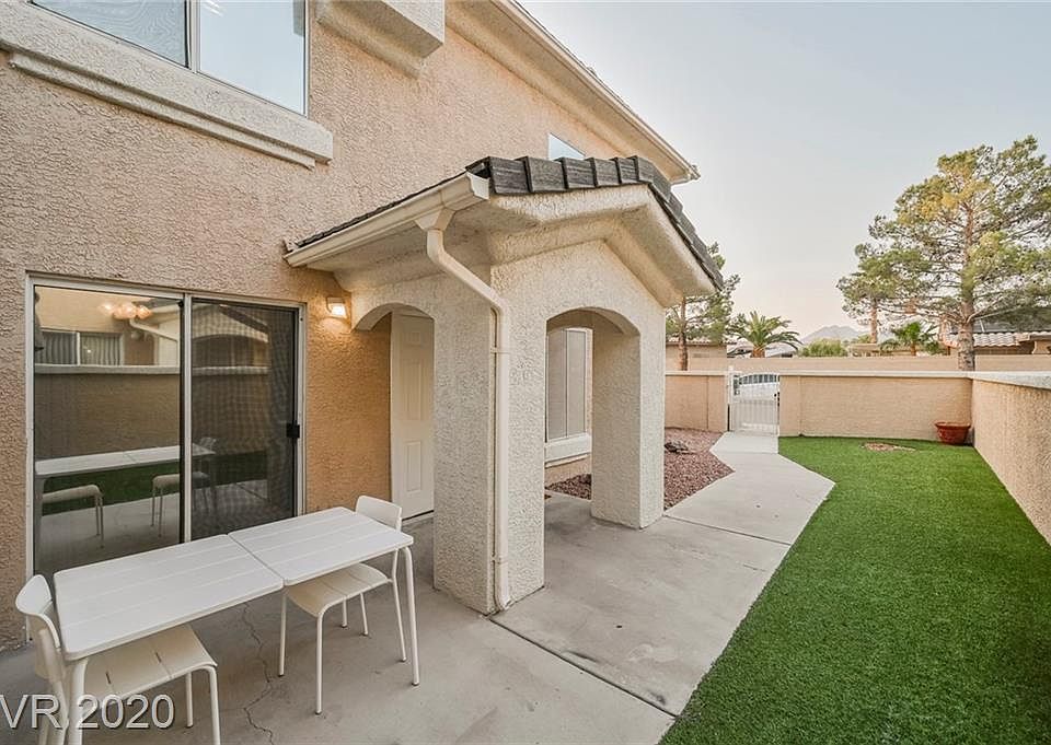 1st image of 922 Elegant Coral Ave