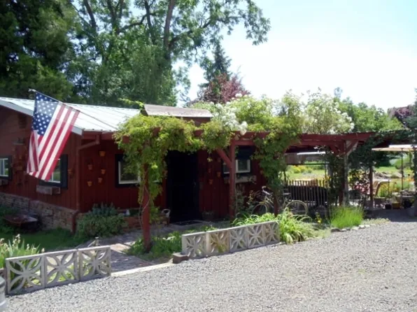 710 Hueners Ln, Jacksonville, OR 97530