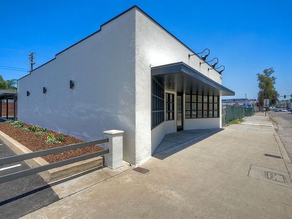 1045 Main St