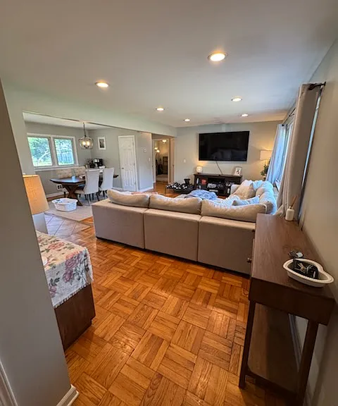 16 Van Ness Ave — Photo 3