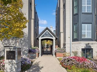 468 Pennsylvania Ave APT G, Glen Ellyn, IL 60137