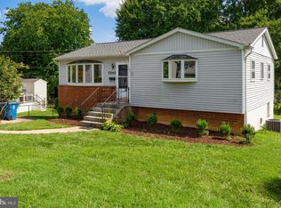 7203 Sportsman Dr, Falls Church, VA 22043