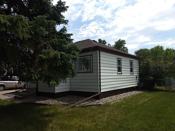 West side: bedrooms