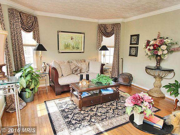 3rd image of 1219 Dulwich Ln
