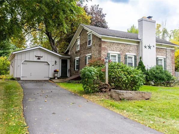 221 Peck Rd, Hilton, NY 14468