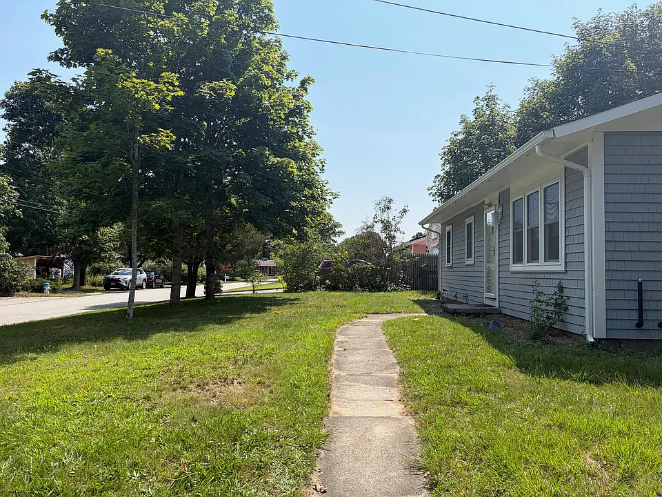 28 Prince Henry Dr
