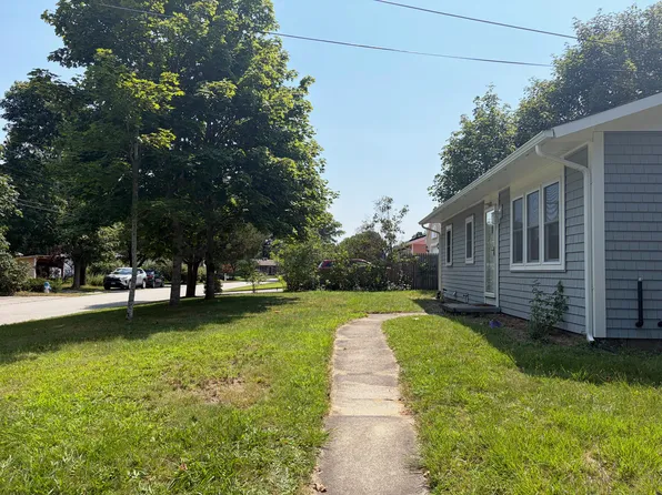 28 Prince Henry Dr, East Falmouth, MA 02536
