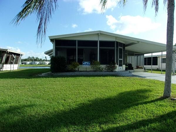 1st image of 7211 Lakeshore Dr