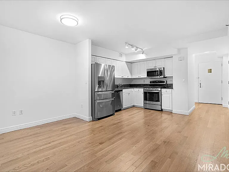 60 23rd St #1607 — Photo 3