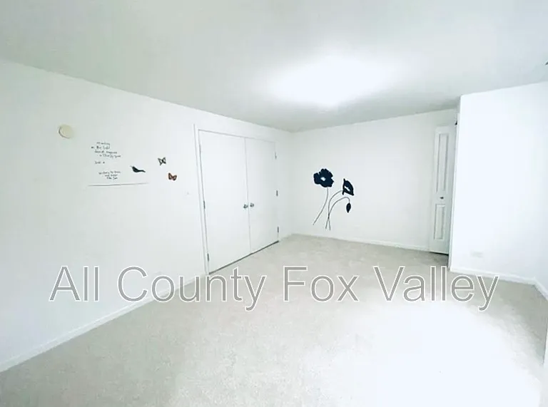 459 Grosvenor Ln — Photo 15