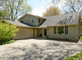 52 Bunting Ln, Naperville, IL 60565