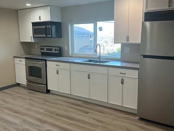 5th image of 4435 Summit Dr