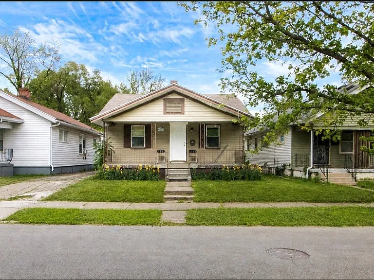 728 Brooklyn Ave — Photo 12