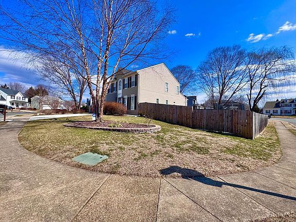 4th image of 15 River Oak Dr