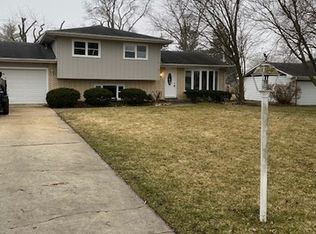 234 Arapahoe Trl, Carol Stream, IL 60188