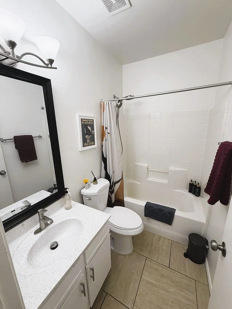 Spacious, Stylish, Sharp 2 bed 2 bath 1 car garage and Gated Community! — Photo 4