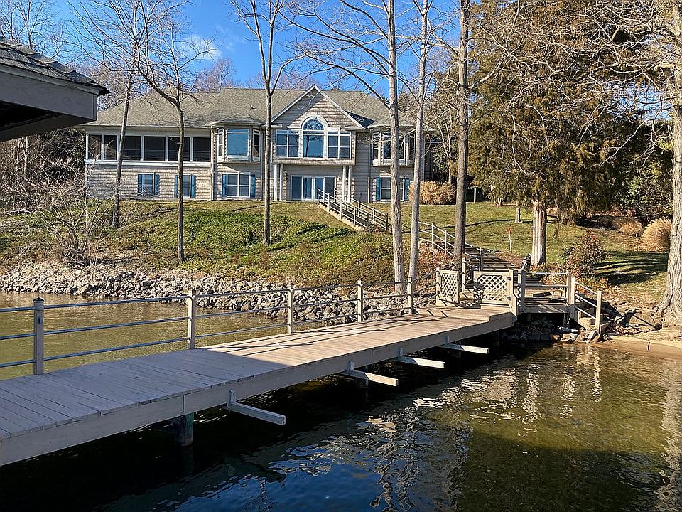 2nd image of 138 Gross Point Dr
