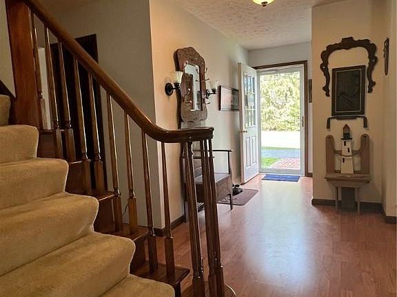 3rd image of 10670 Northwoods Cir