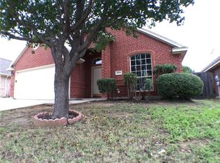 8809 San Joaquin Trl, Fort Worth, TX 76118