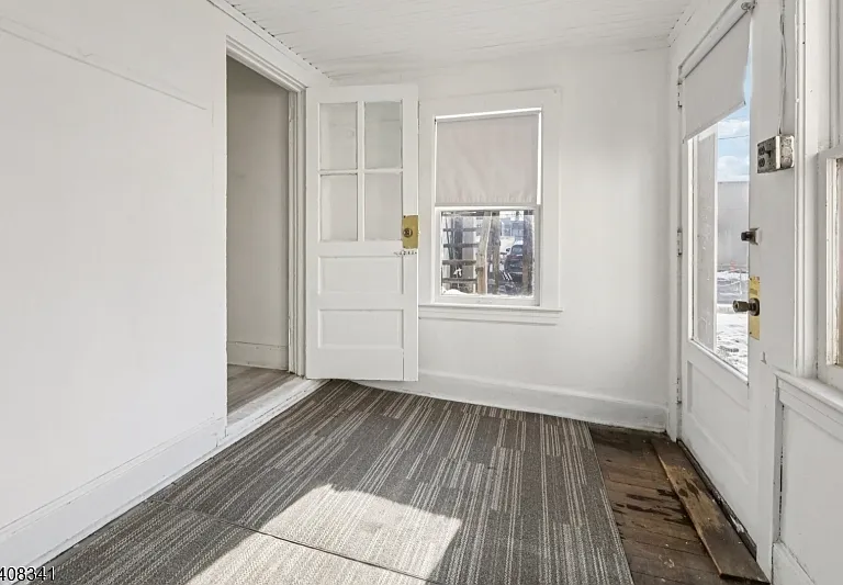 66 N Washington Ave #1 — Photo 21