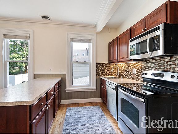 4th image of 98 Palisade St Floor 2