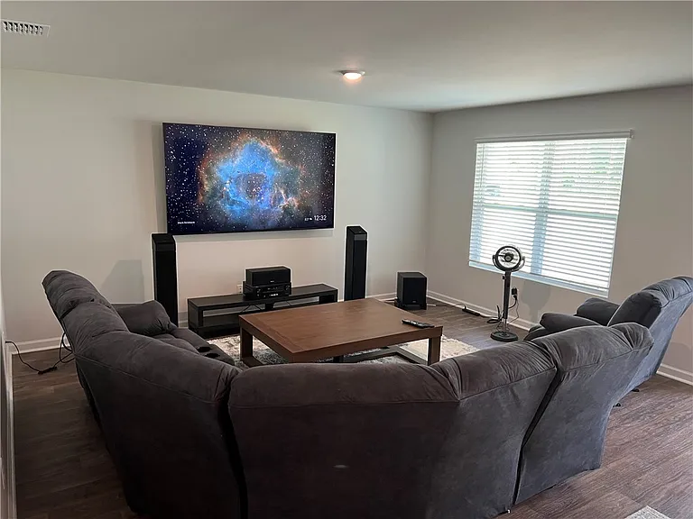 200 Elizabeth Dr — Photo 8