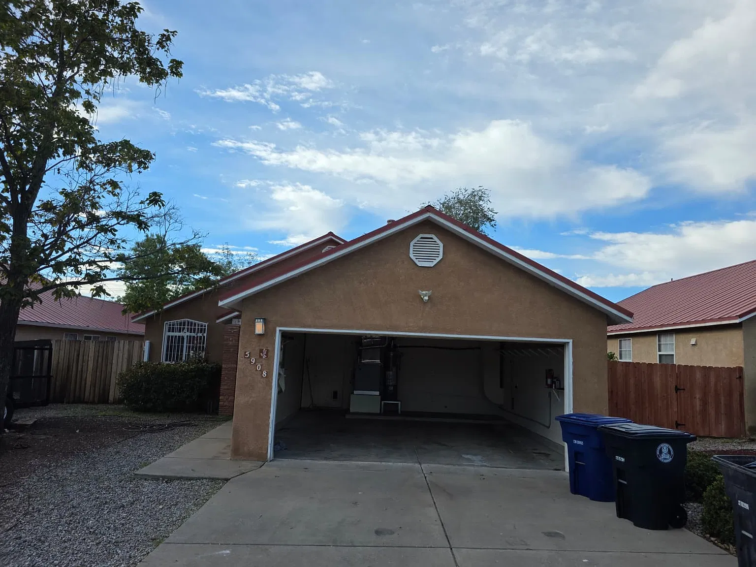 3 bed, 1418 sqft, $2,095 — Photo 2