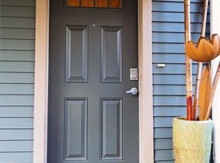 725 N 95th St APT C, Seattle, WA 98103