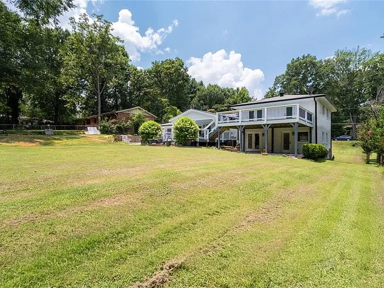 353 Westside Dr — Photo 35
