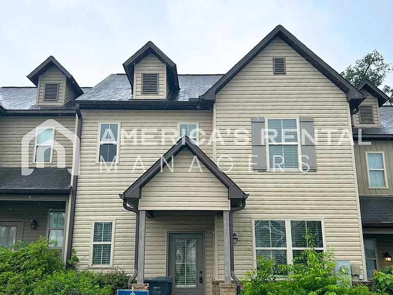 133 The Heights Dr — Photo 1