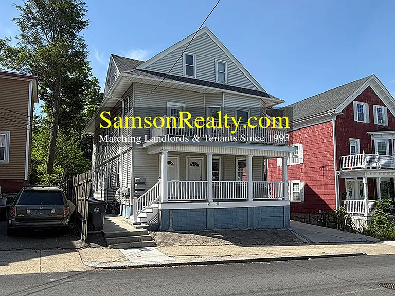 129 Abbott St #1 — Photo 1