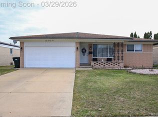 5024 Bristor Dr, Sterling Heights, MI 48310