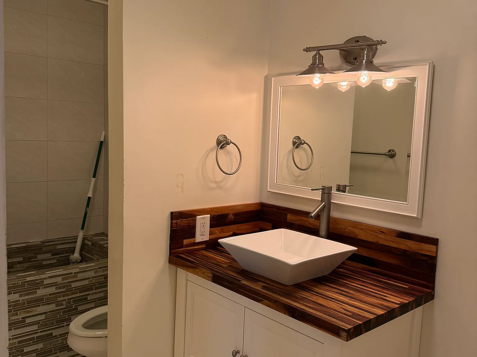 1 bed, 664 sqft, $2,600 — Photo 3