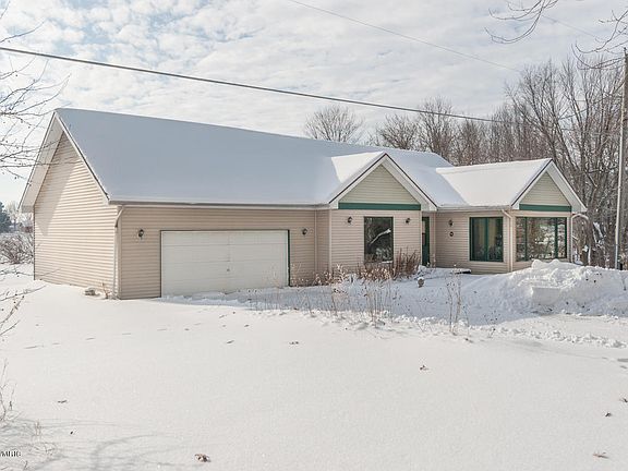 2nd image of 43319 Eagle Lake Dr