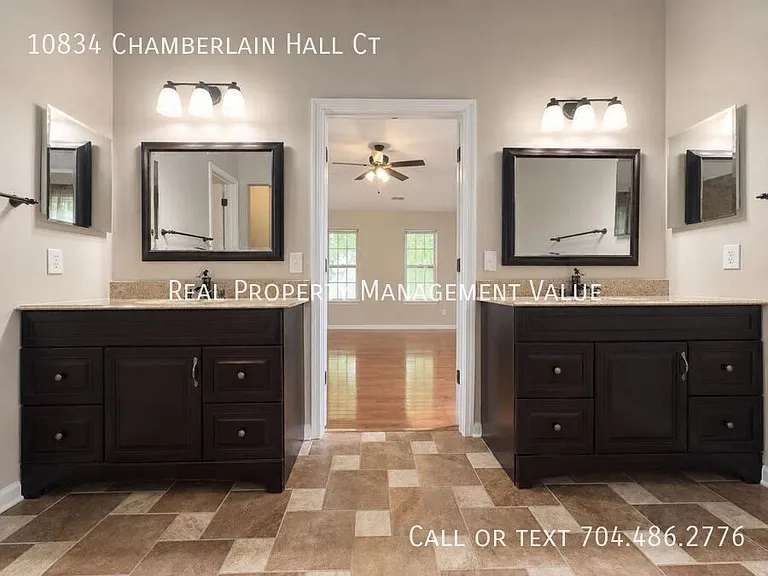 10834 Chamberlain Hall Ct — Photo 30