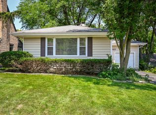 622 High Rd, Glen Ellyn, IL 60137