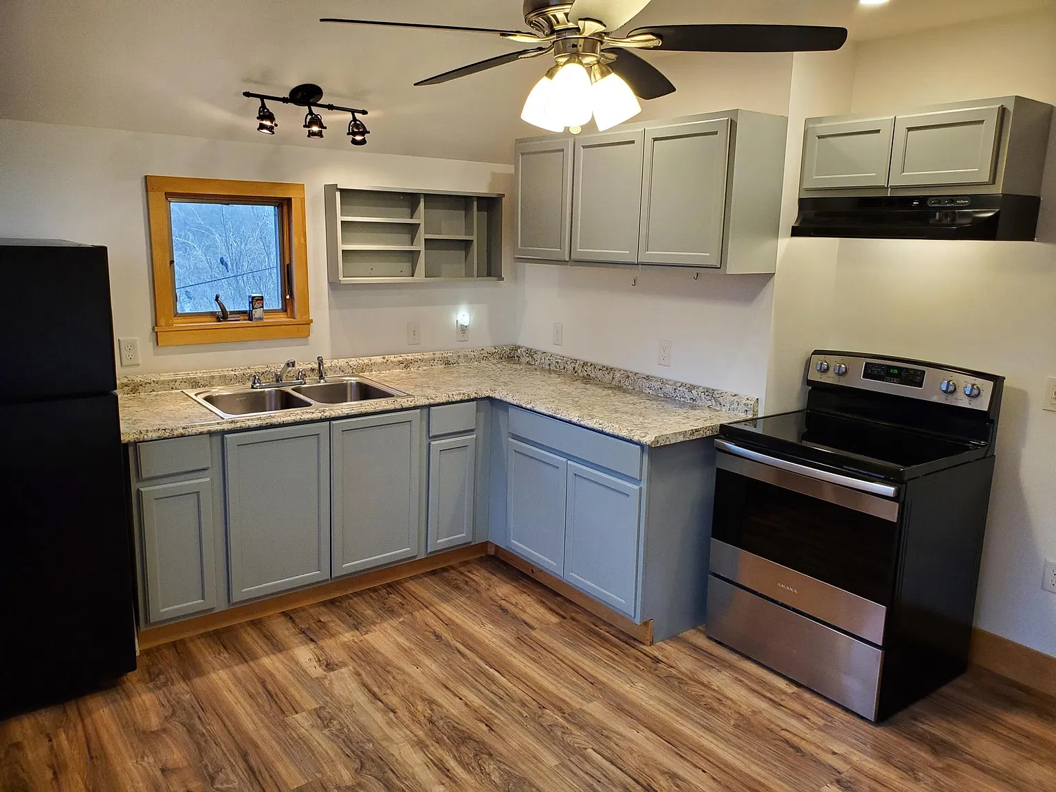 Studio, 500 sqft, $1,600 — Photo 2