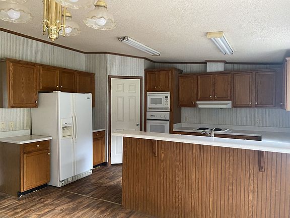 4th image of 105 Norman St