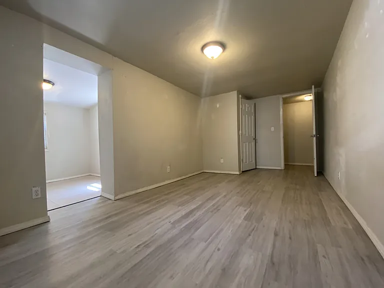 474 Elm Ave #4 — Photo 2
