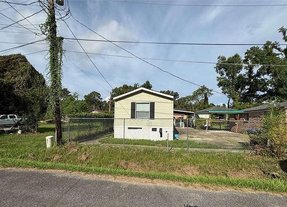 1st image of 901 S George Ave