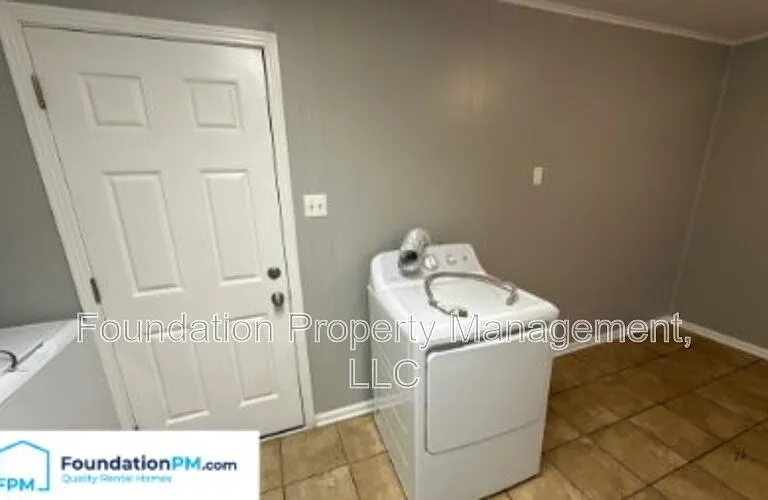 4208 Beacon Hill Dr — Photo 8