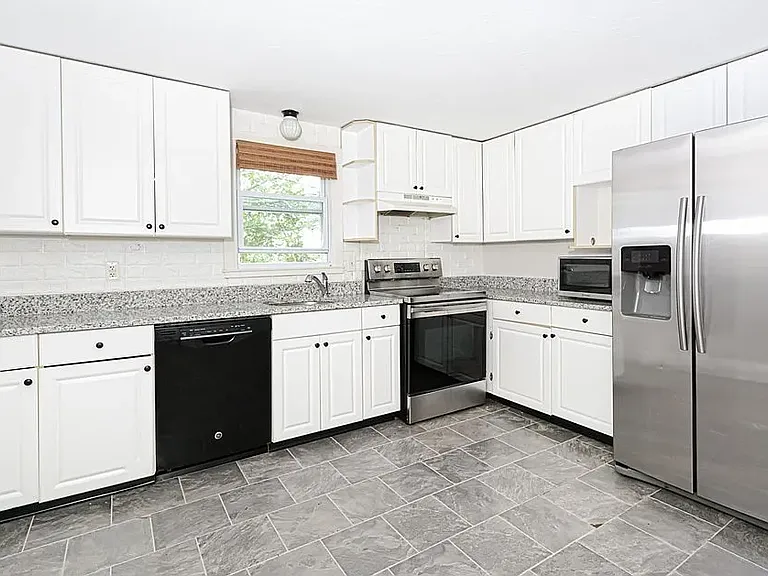 28 Main St #28 — Photo 7