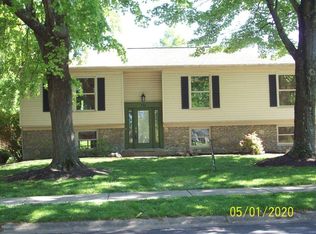 435 Whiteheath Ln, Douglass Hills, KY