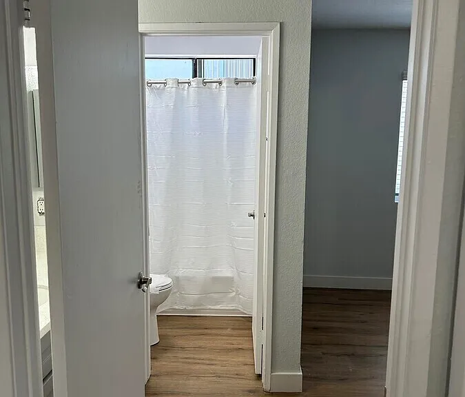 13610 S Cordary Ave #10 — Photo 4