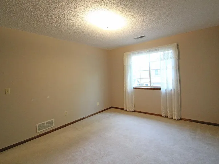 207 Primrose Ct — Photo 5