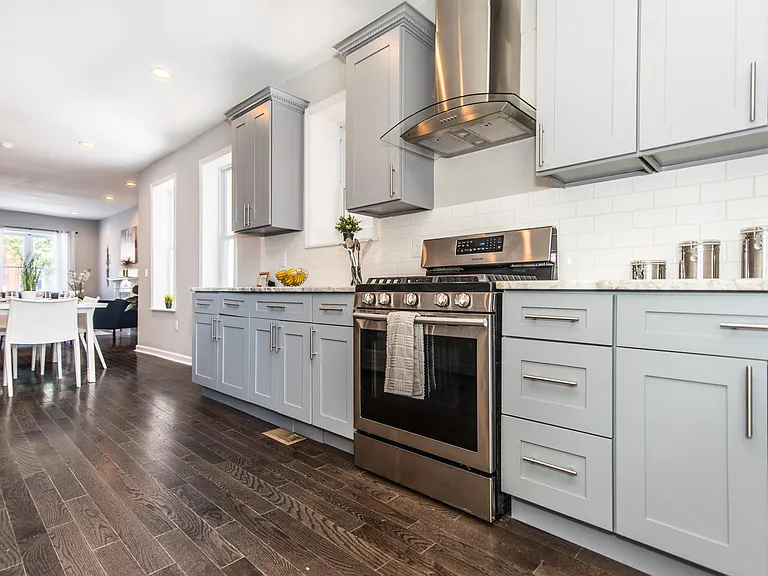2030 McKean St — Photo 4