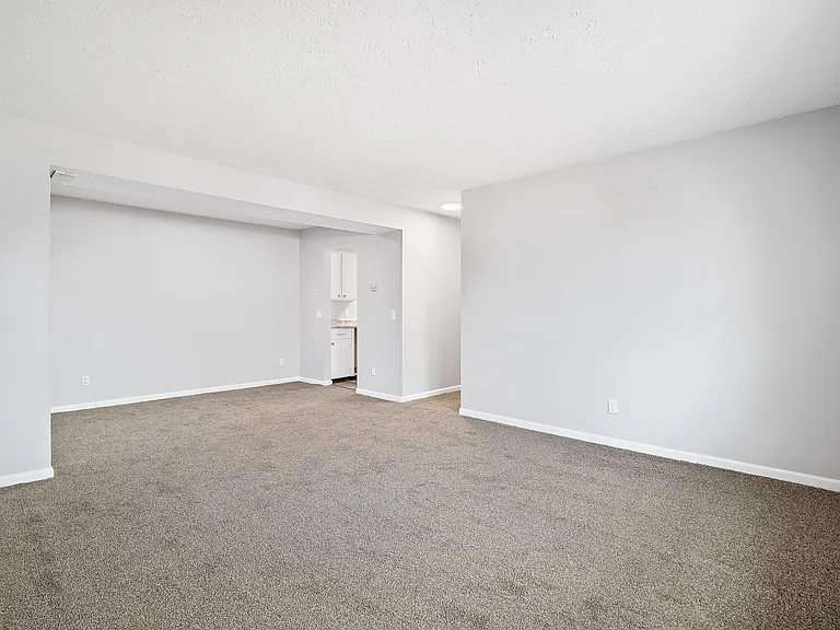 Grant Street Apartments — Photo 14