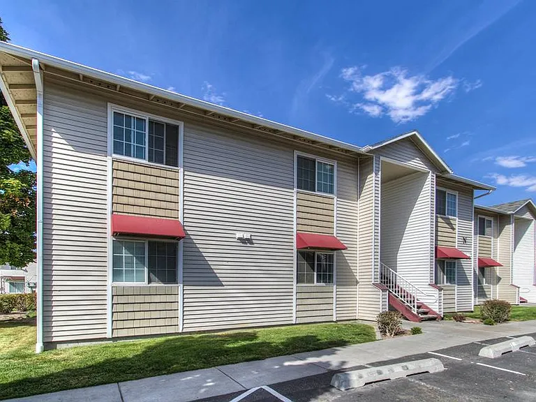 Meadowood Apartments — Photo 3